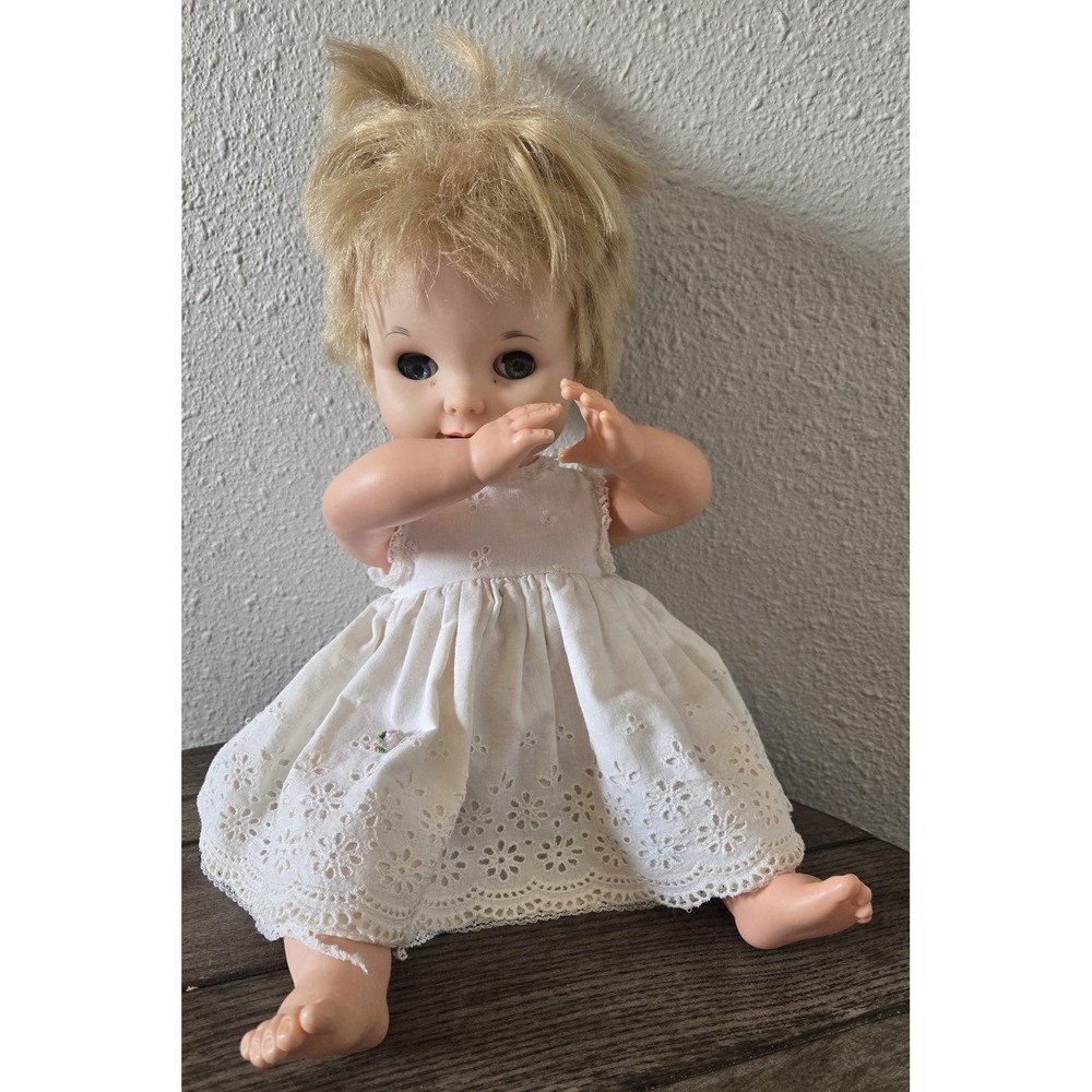 Vintage 1960s Deluxe Reading 16" Rooted Blonde Hair Baby Doll Blue Sleepy Eyes